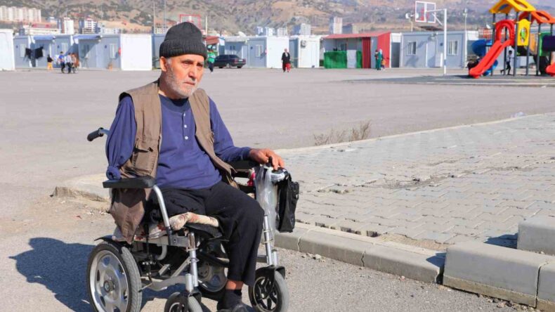 Enkazdan 5 gün sonra kurtuldu, kolunu ve bacağını kaybetti