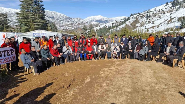 Muhsin Yazıcıoğlu vefatının 16. yılında dualarla anıldı