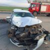Otomobil bariyerlere çarptı: 3 yaralı