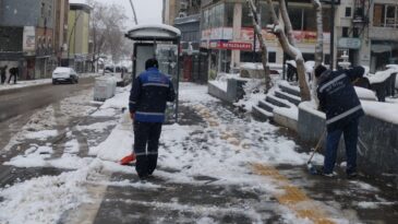 Kahramanmaraş’ın kuzey ilçelerinde kar temizliği