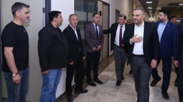 Başkan Toptaş, belediye personeliyle bayramlaştı