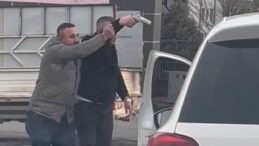 Kahramanmaraş’ta iki sürücü arasında kavga: Biri bagajı açınca diğeri tabanca çekti