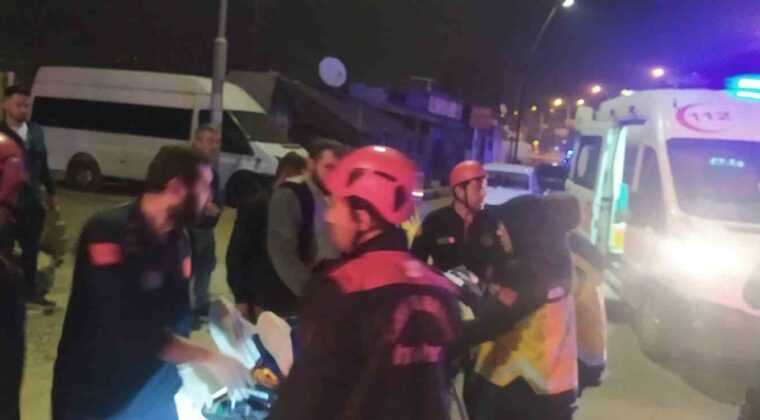Kahramanmaraş’ta otomobiller çarpıştı: 1’i ağır 5 yaralı