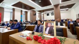 Onikişubat Belediye Meclisi, vefat eden Menderes Akıllı’yı unutmadı
