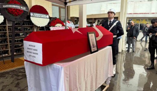 Rahatsızlanarak vefat eden emniyet amiri, son yolculuğuna uğurlandı