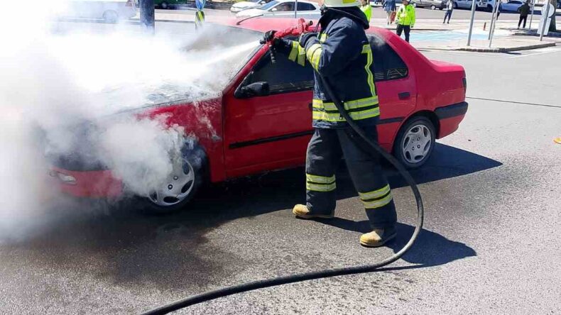 Kahramanmaraş’ta otomobil yangını