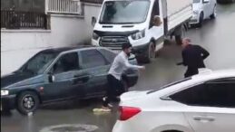 Pompalı tüfekle saldırdı, silah tutukluk yaptı: O anlar kamerada