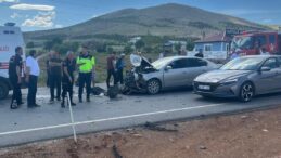 Otomobiller çarpıştı: 6 yaralı