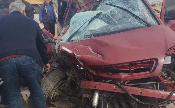 Otomobil, kamyonla çarpıştı 14 yaşındaki sürücü hayatını kaybetti