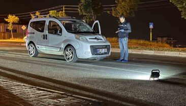 Hafif ticari aracın çarptığı kadın hayatını kaybetti