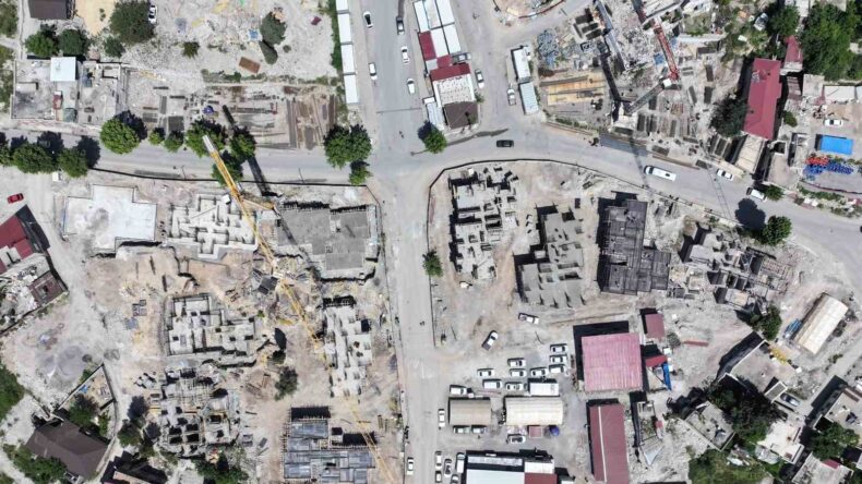 Kahramanmaraş’ın eski mahallelerinde deprem konutları yükseliyor