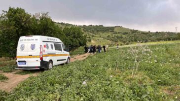 Otomobil içerisinde pompalı tüfekle öldürüldü