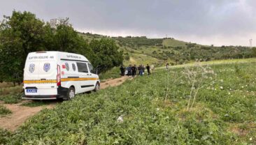 Otomobil içerisinde pompalı tüfekle öldürüldü