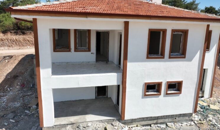 Depremzede muhtar: “Villa gibi ev yapılacağını tahmin etmemiştik”