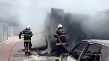 Galatasaray Konteyner Kent’te yangın: 5 konteyner ile 1 araç yandı