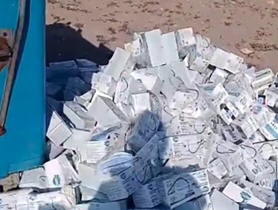 Kahramanmaraş’ta onlarca maske çöpe atıldı