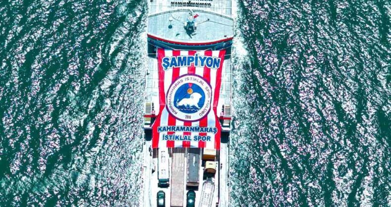 ’Şampiyon Kahramanmaraş İstiklalspor’ yazılı dev pankart denizde dalgalandı