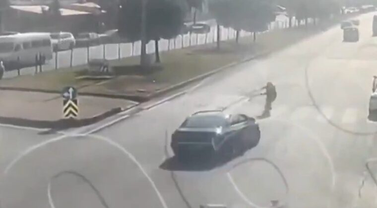 Kahramanmaraş’ta otomobil yayaya çarptı