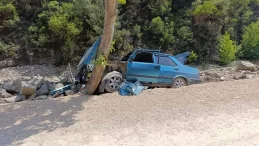 Andırın’da Otomobil Ağaca Çarptı, 2 Kişi Hastaneye Kaldırıldı
