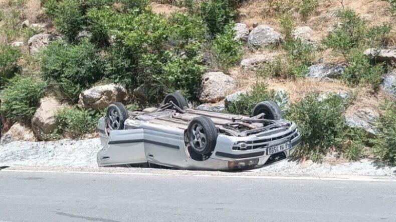 Ilıca Yolunda Takla Atan Otomobilde 2 Kişi Yaralandı
