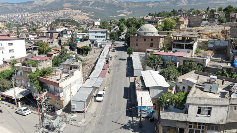 Demirci Esnafı Geçici Dükkanlarında Hizmete Başladı