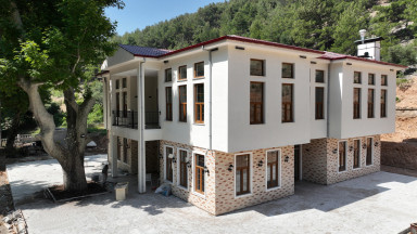 Pınarbaşı’na Yeni Sosyal Nefes: Çınaraltı Tesisi Yükseliyor