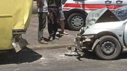 Otomobil otobüse çarptı: 2 yaralı