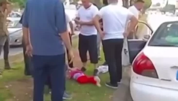 Yolun Karşısına Geçen Çocuklara Otomobil Çarptı: 2 Yaralı