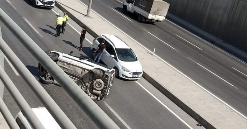 Kahramanmaraş’ta Hafif Ticari Araç Takla Attı