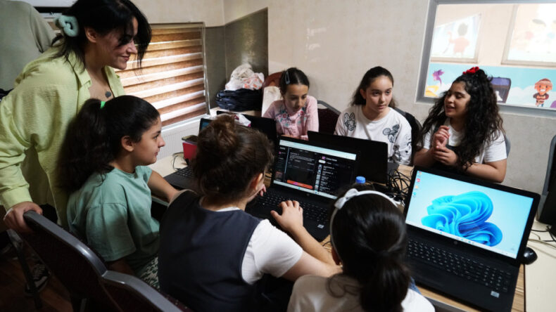 Büyükşehir’den Çocuklara Kodlama ve Yapay Zekâ Eğitimi