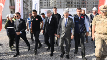Görgel ve Ünlüer, Güneşevler Yerinde Dönüşüm Sahasını İnceledi