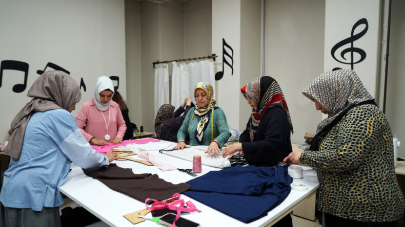 KAMEK Terzilik Atölyesi Meslek ve Ekonomik Kazanç Sağlıyor