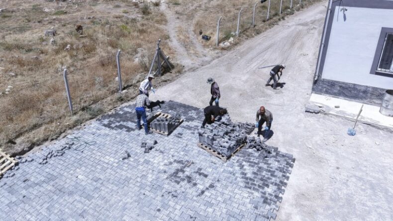 Büyükşehir’den Elbistan’da Çevre ve Yol Atağı