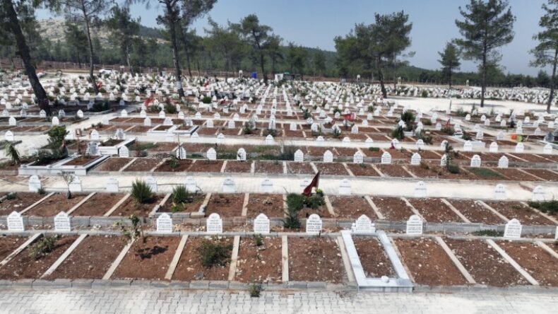 Kapıçam Şehir Mezarlığı’nda Bakım ve Peyzaj Çalışmaları Aralıksız Sürüyor