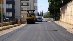 Yirmiikigün Mahallesi’nde takdir toplayan asfalt çalışması