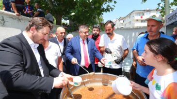 Onikişubat Belediyesi’nden Ilıca’da aşure ikramı