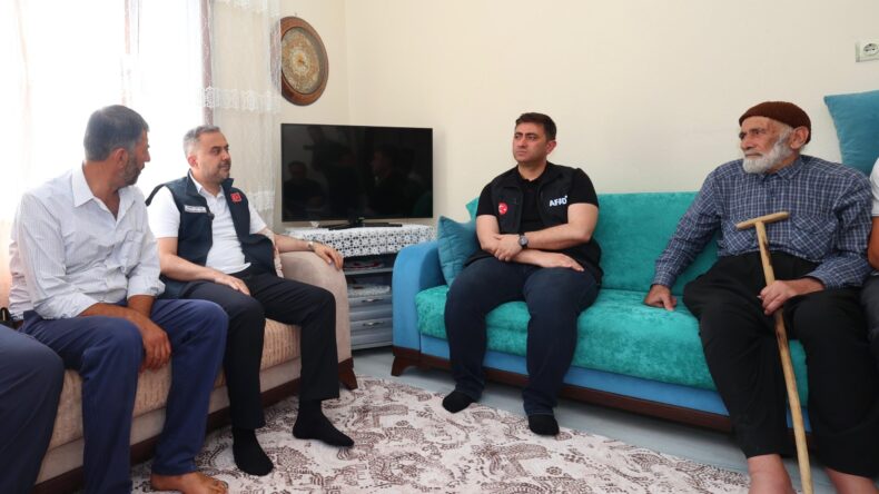 Başkan Toptaş ve Kaymakam Çiğdem Yangın Bölgesinde