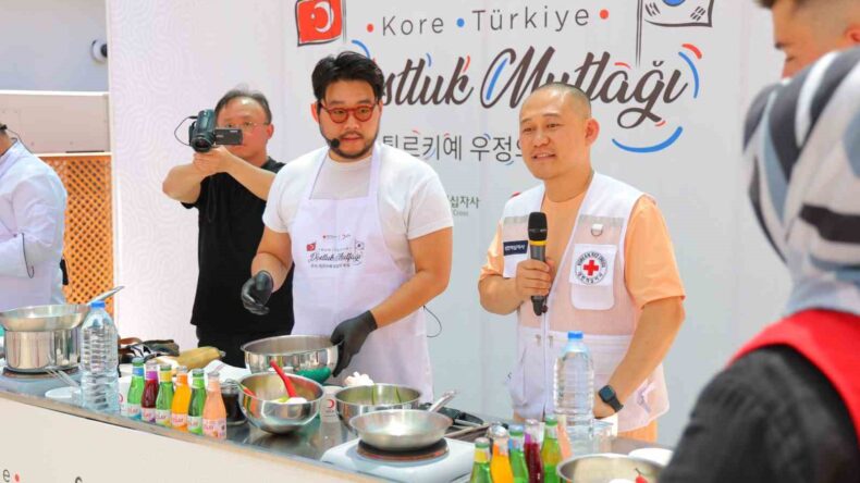 Deprem bölgesinde dostluk yemeği
