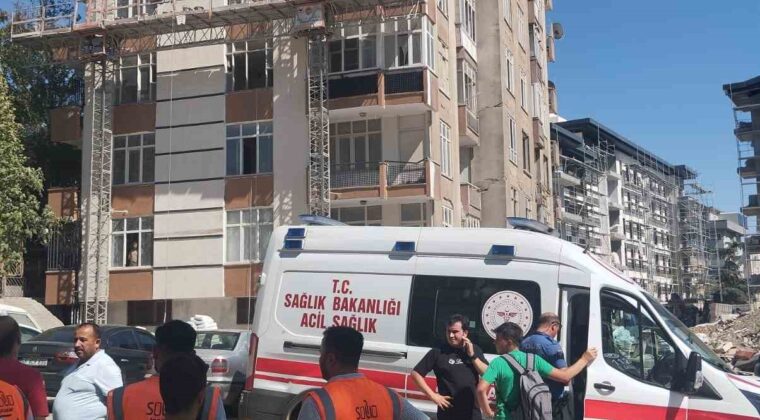 Kahramanmaraş’ta inşaattan atılan molozlar çocukların üzerine düştü: 3 yaralı