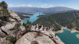 Kahramanmaraş’ta Güredil Kalesi göz dolduruyor