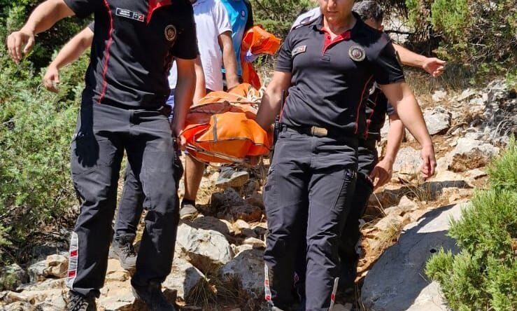 Ekşi toplamak için gittiği arazide hayatını kaybetti