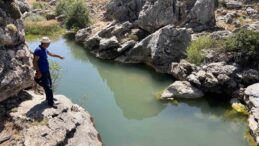 Kayaların arasında oluştu, manzarasıyla büyülüyor