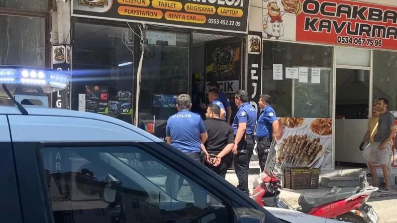 Kahramanmaraş’ta Cep Telefonu Dükkanında Silahlı Olay
