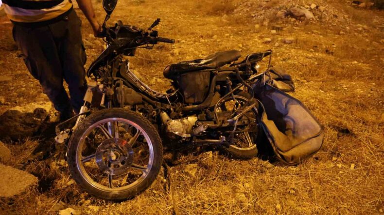 Kahramanmaraş’ta Motosiklet ile Otomobil Çarpıştı: 1’i Ağır 2 Yaralı