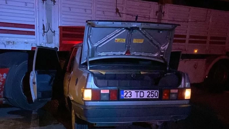 Elbistan’da Otomobil TIR’ın Altına Girdi, Sürücü Ağır Yaralı