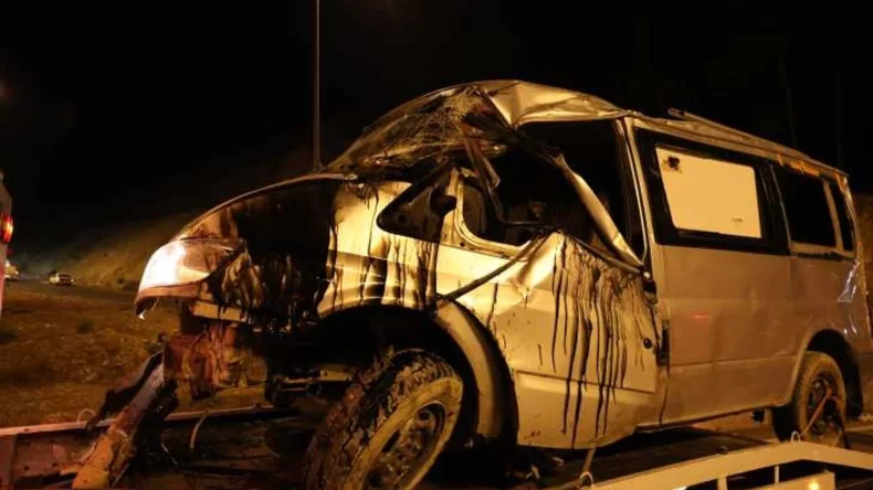 Kahramanmaraş’ta Minibüs Takla Attı: 1 Ölü, 2 Yaralı