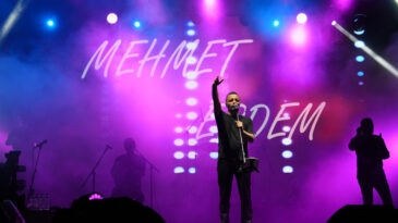 Mehmet Erdem Kahramanmaraş’ta Unutulmaz Bir Konser Verdi