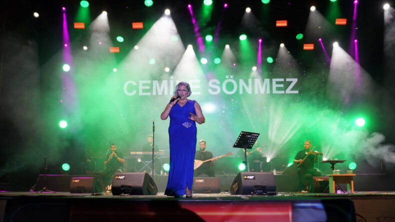Cemile Sönmez KAFUM’da Unutulmaz Bir Konser Verdi