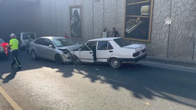 Kahramanmaraş’ta Kafa Kafaya Çarpışma: 1’i Ağır 3 Yaralı