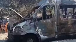 Park halindeki midibüs yandı